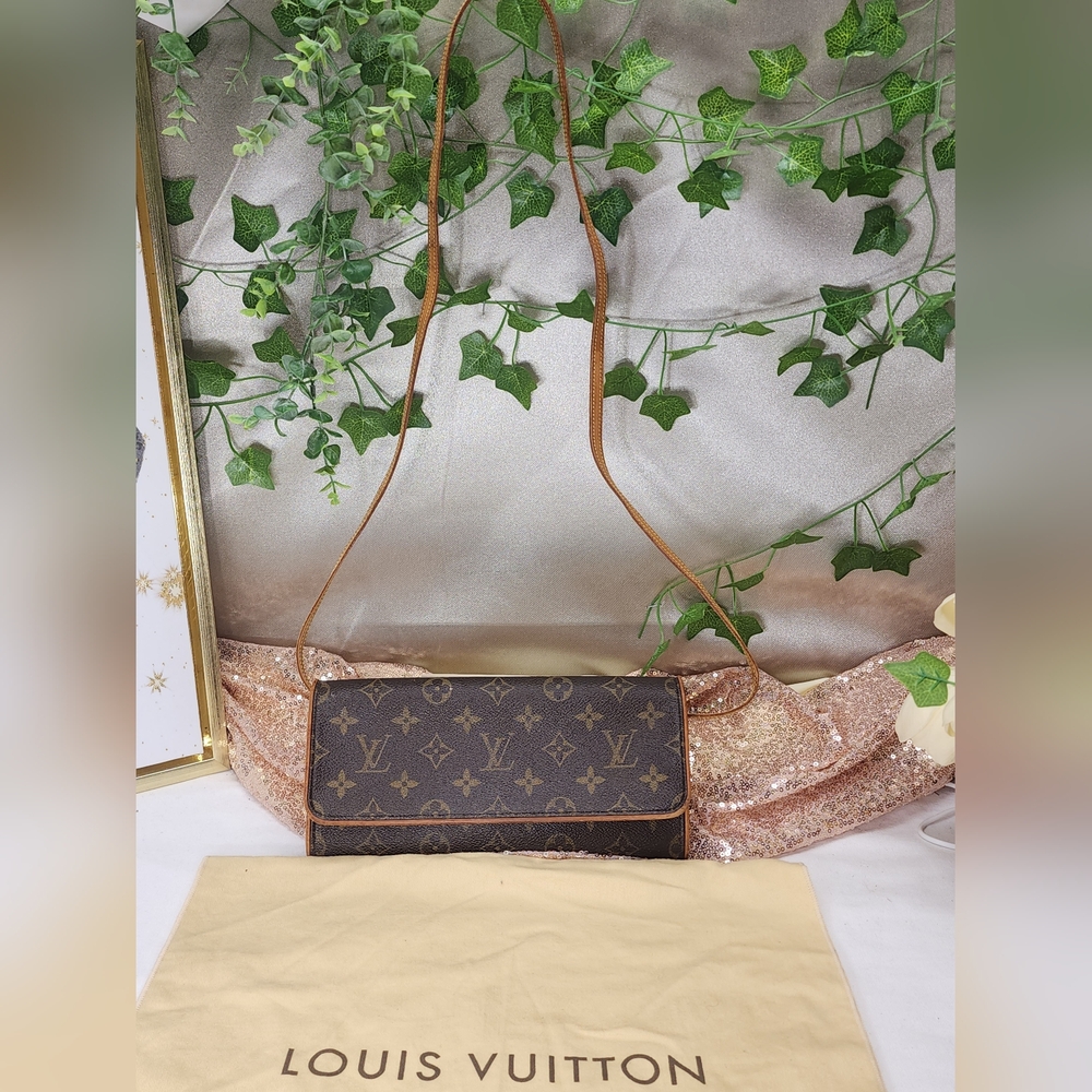 Authentic Louis Vuitton Twin Pouchette GM with Dust Bag & Paperwork - Picture 4 of 17